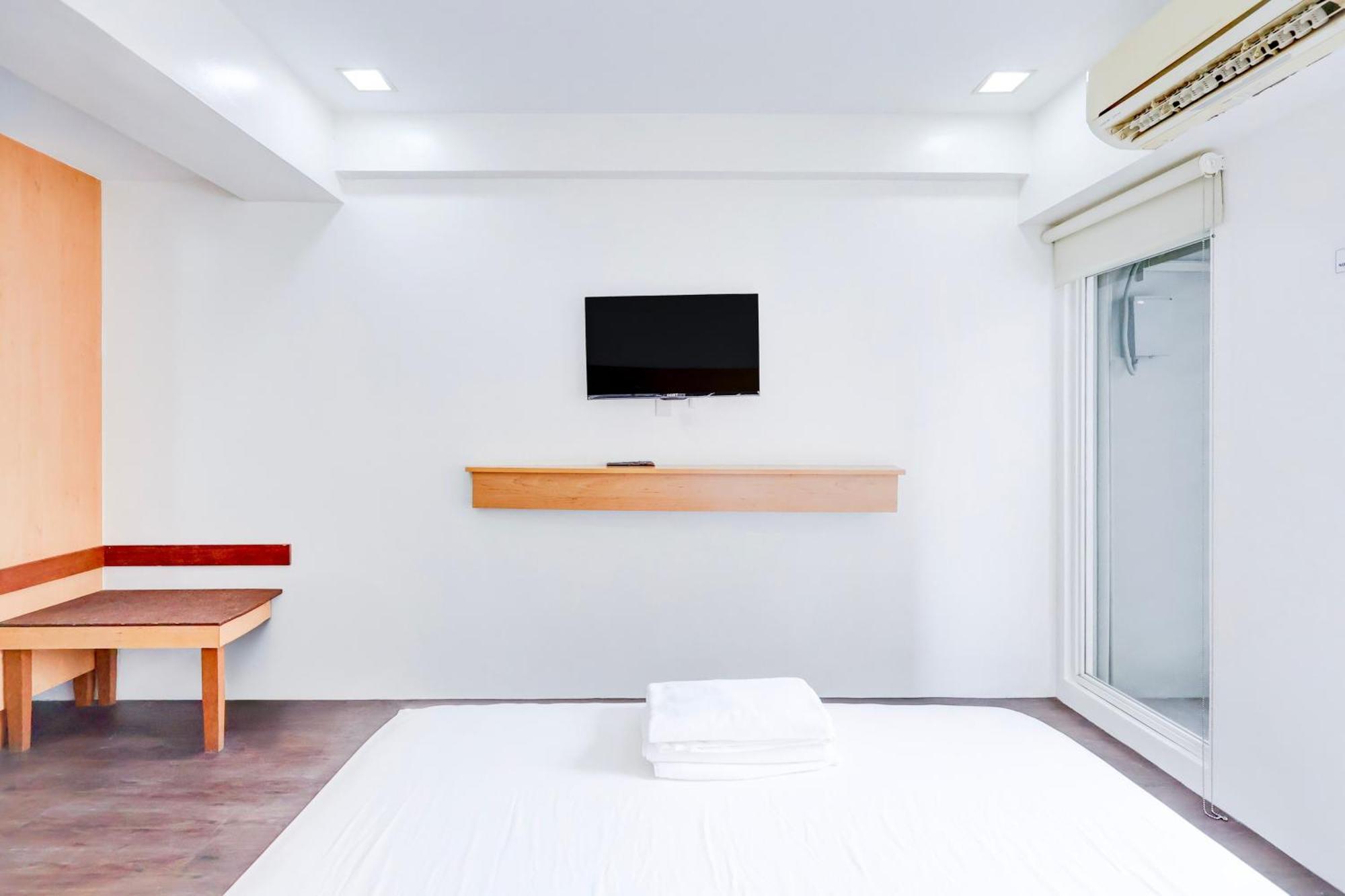 Collection O Brblock Boutique & Residences, Santa Cruz Olympia, Makati Makati City Bagian luar foto